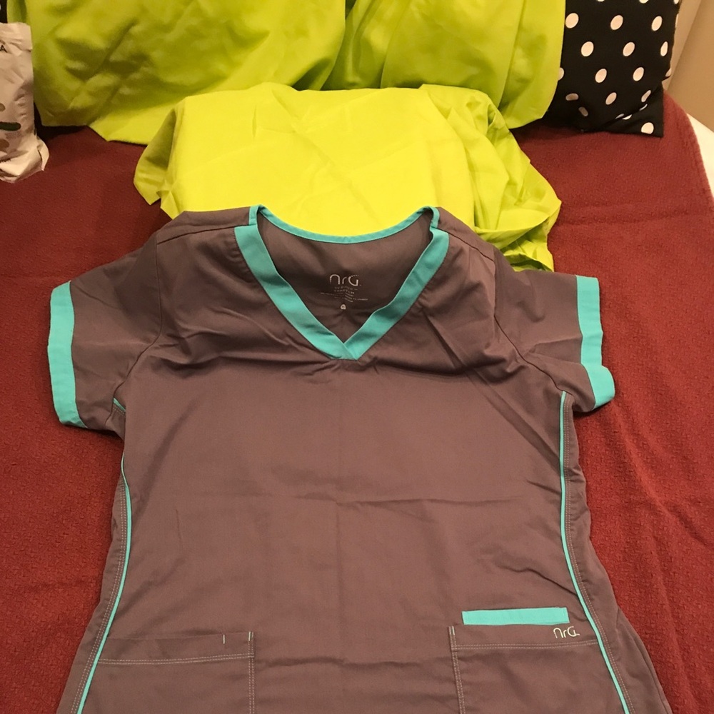 Scrub set